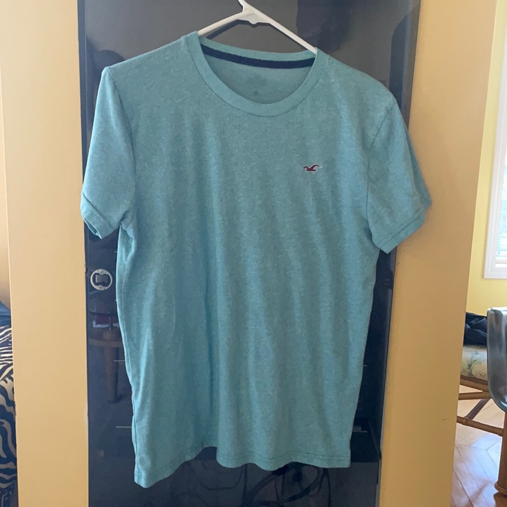 Hollister t shirt